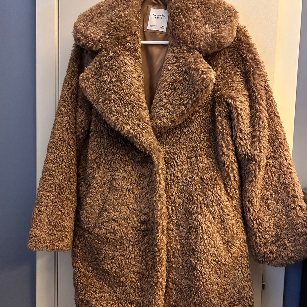 NWOT Women's A & F Teddy Coat